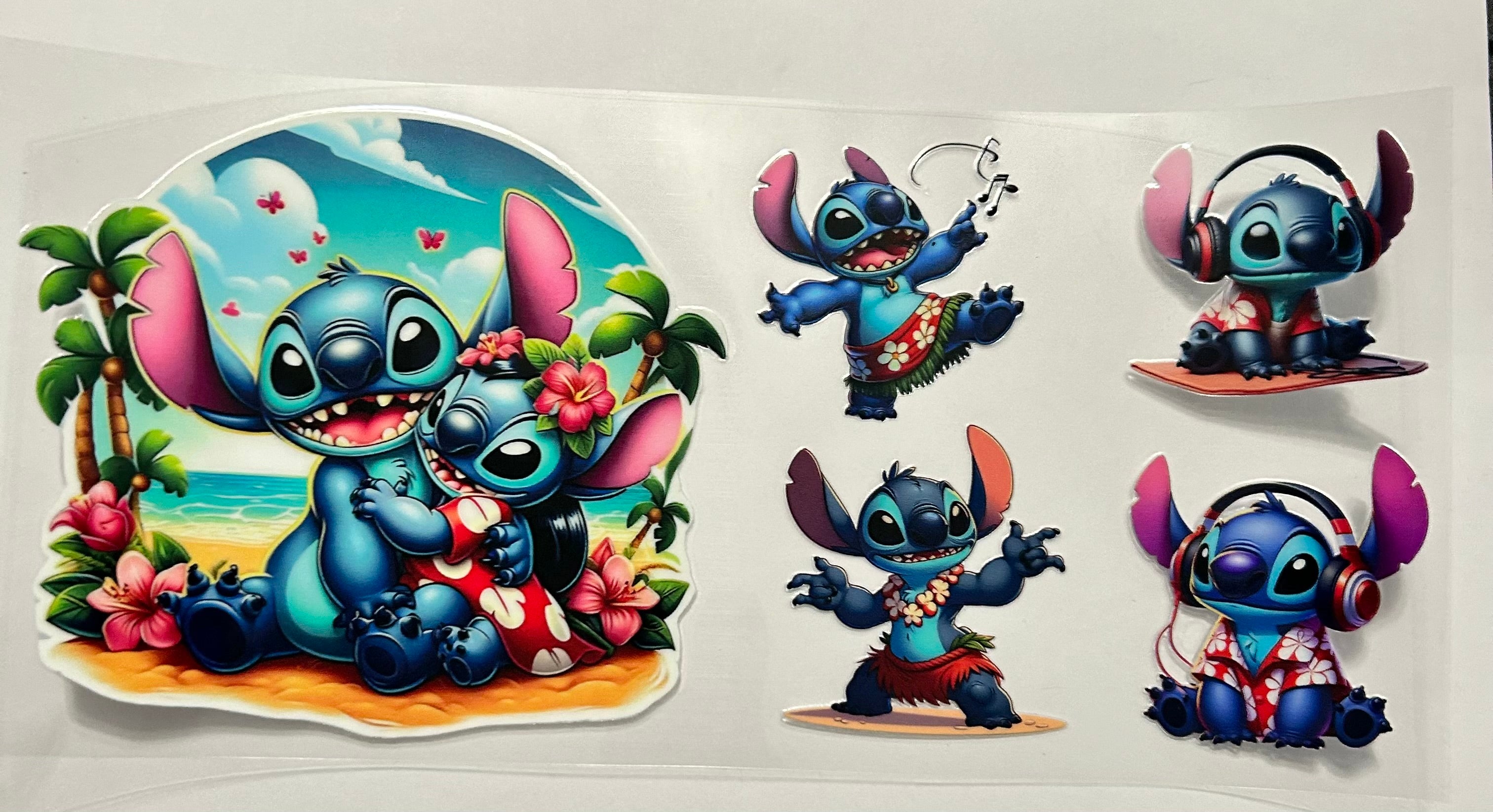 STITCH AND LADY STITCH ON BEACH